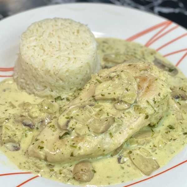 POULET À LA CRÈME ET CHAMPIGNONS