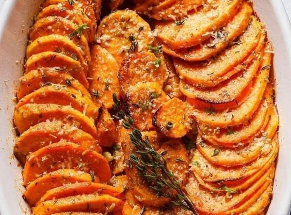 Patates douces rôties à l’ail parmesan