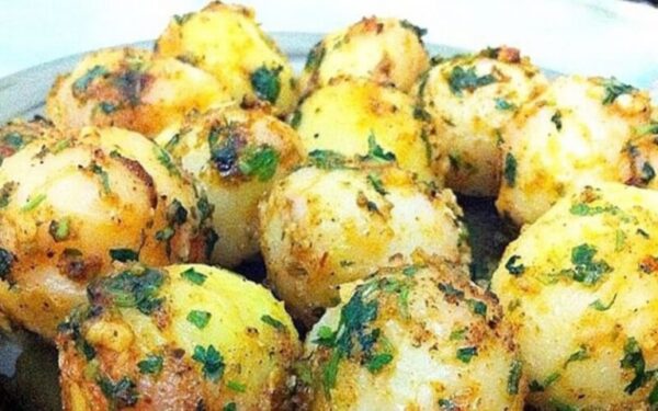 Petites patates à l’ail et aux herbes