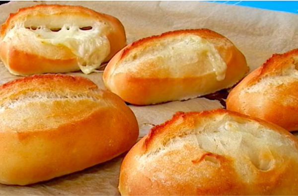 Petits pains au fromage : la recette facile pour les rendre moelleux et délicieux