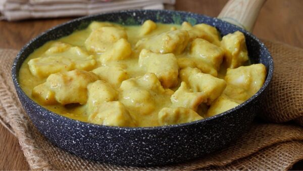 Poulet au curry crémeux
