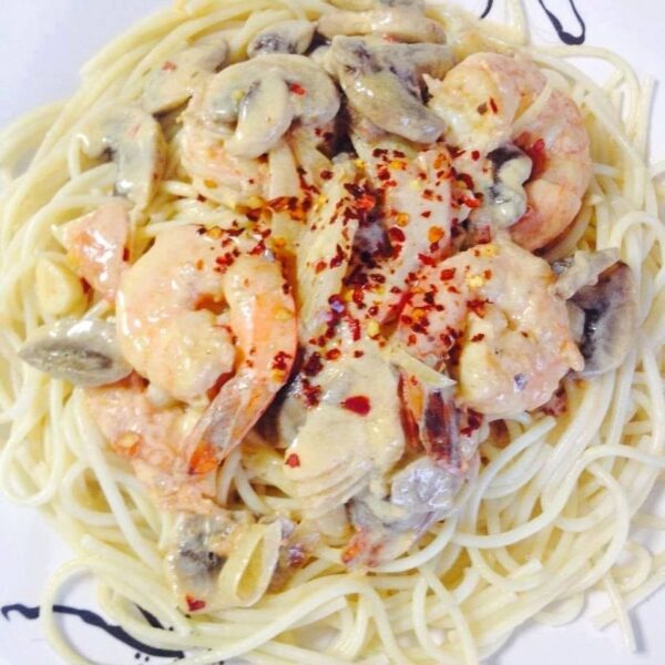 ′ Pâtes aux crevettes et champignons ′′