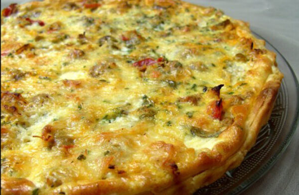 Quiche Savoureuse au Poulet et aux Poivrons