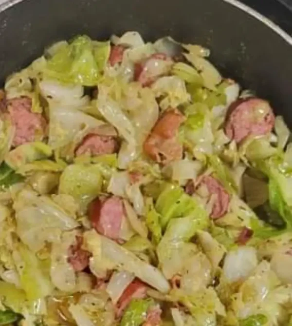 Recette de Chou Sauté au Bacon : Tradition et Saveurs Réconfortantes