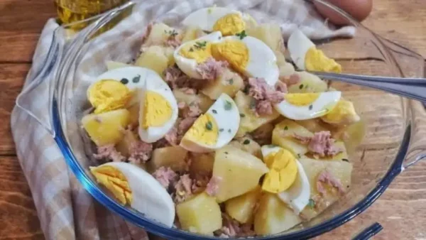 Recette de Salade de Pommes de Terre au Thon et Œufs Frais : Fraîcheur Estivale Assurée !
