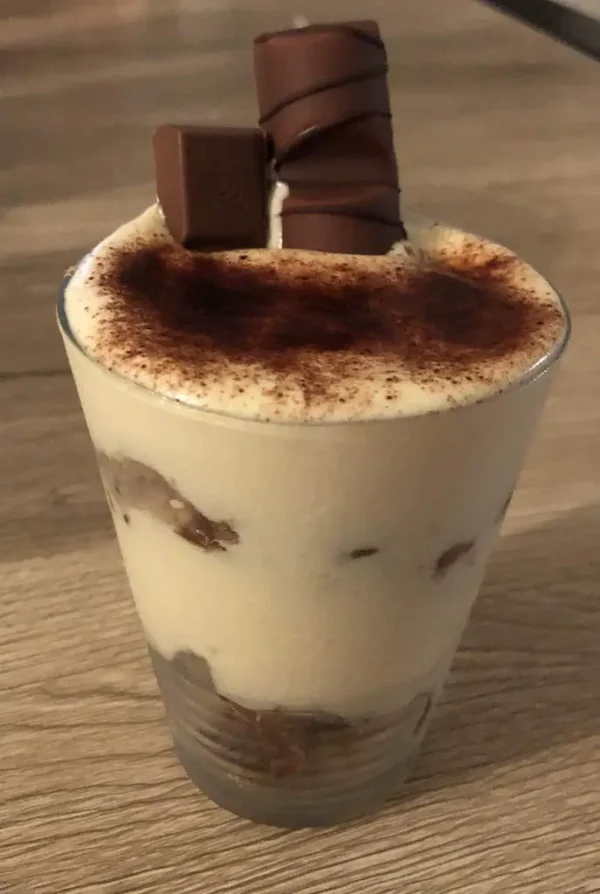 Recette de Tiramisu Kinder Bueno : Un Délice Chocolaté à Savourer