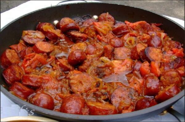 Recette d’un rougail saucisse délicieux…….