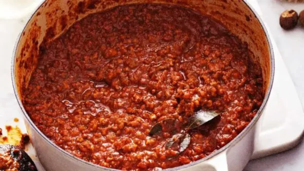 Sauce Bolognaise Maison : Recette Authentique pour Éveiller vos Papilles