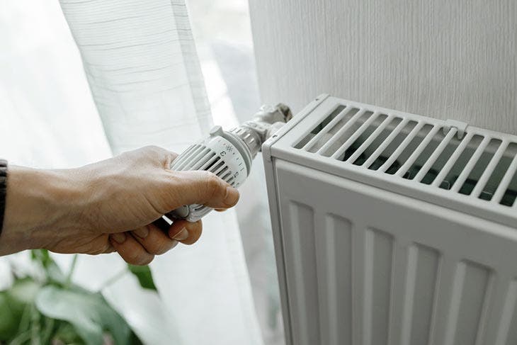 Stellen Sie den Kühler ein