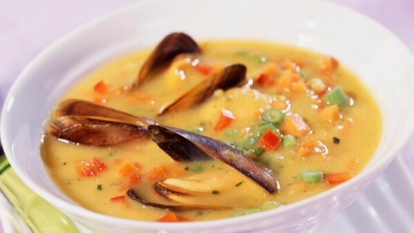 Soupe de moules et légumes