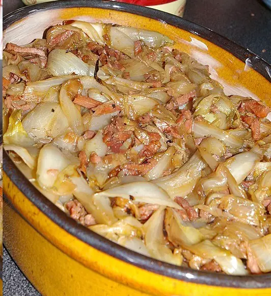 Succombez à la Gourmandise : Recette de Tartiflette d&rsquo;Endives Réconfortante