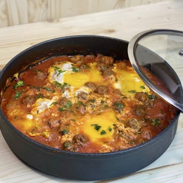 TAJINE À LA POÊLE, VIANDE HACHÉE OEUFS