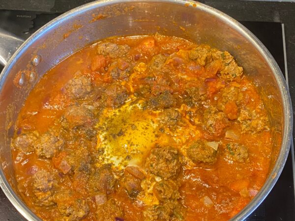 Tajine de Kefta aux Oeufs