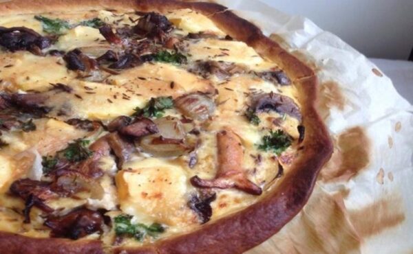 Tarte aux Reblochon, Champignons & Oignons