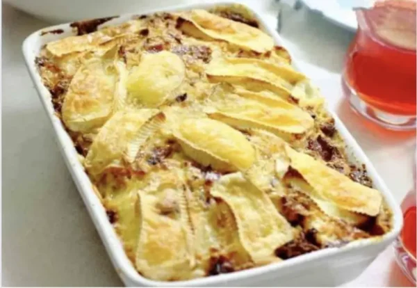 Tartiflette Savoyarde: Une Ode Gourmande aux Saveurs des Alpes