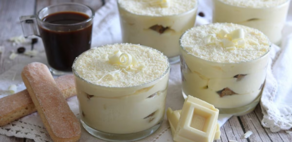Tiramisu au chocolat blanc : la délicieuse variante du classique dessert à la cuillère