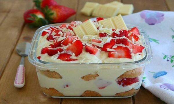 Tiramisu aux Fraises et Chocolat Blanc : Une Douce Symphonie de Saveurs Estivales