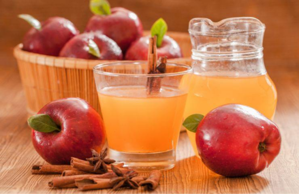 Tous les bienfaits du vinaigre de cidre : 2 cuillères à café dans un litre d’eau suffisent