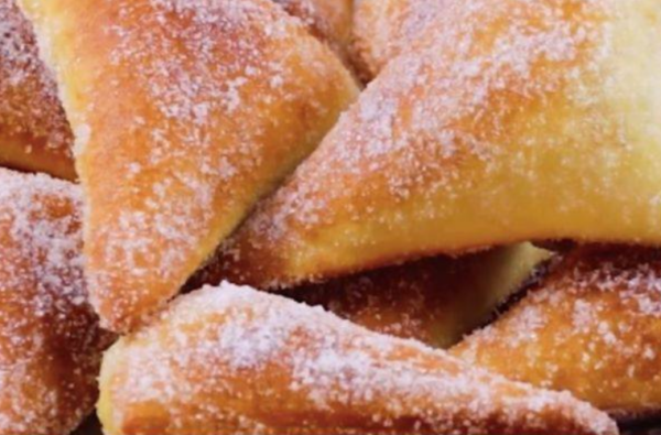 Triangles de pain frit moelleux : une gourmandise sucrée prête avec 5 ingrédients !