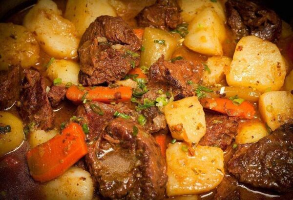 Un délicieux bœuf braisé à l’ancienne, à se lécher les babines !