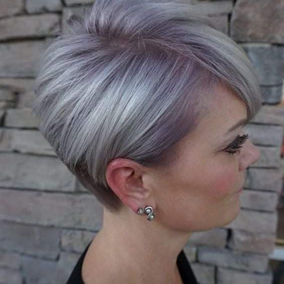 Manchmal brauchen wir nur diese perfekte Farbe, damit unsere Frisur glänzt