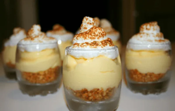 Verrines Citron Meringuées: Une Explosion de Saveurs en Mini-Portions!