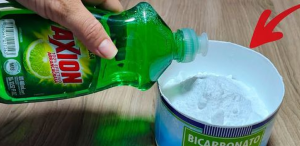 Vinaigre, détergent et bicarbonate de soude, étonnamment : ils valent leur pesant d&rsquo;or quand on les mélange