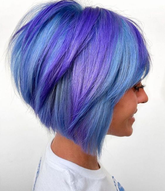 Tipps zum Kurzhaarschnitt für lila Haare