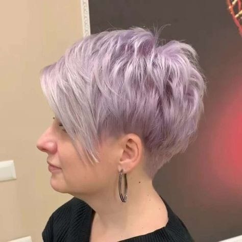 Tipps zum Kurzhaarschnitt für lila Haare