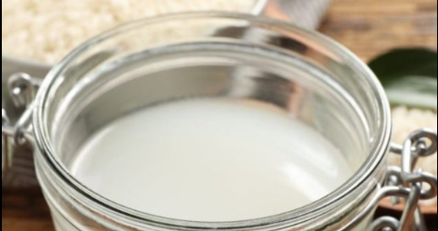 Voici les raisons de ne pas jeter l’eau du riz : 3 utilisations possibles au quotidien !