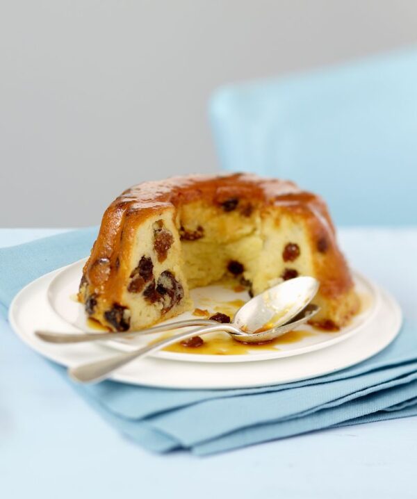 Recette : Gâteau de Semoule Caramel-Raisins