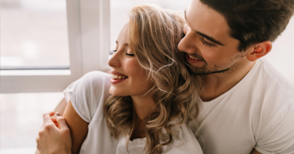 5 Signs He Loves You But Afraid Of Getting Hurt