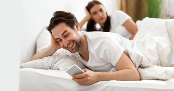 5 obvious signs your man is fantasizing about another woman