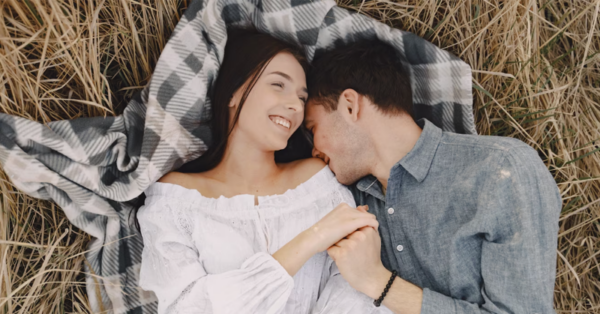 7 Signs Your Man Is Pretending Not To Love You