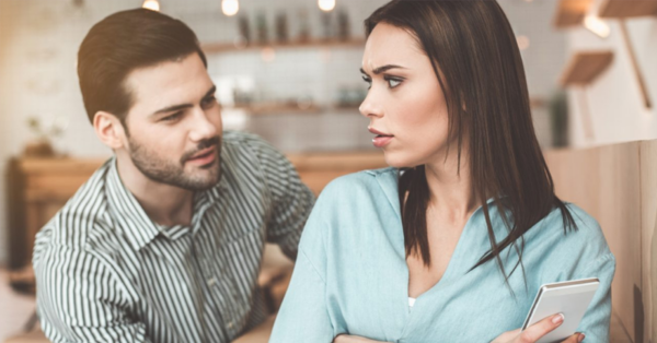 9 Signs of Dishonesty in a Relationship That You Should Never Ignore