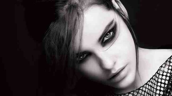 Buğulu bakışların sırrı ipek kirpik