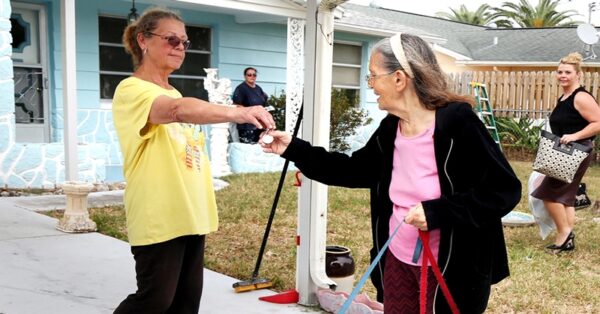 Elderly Widow Gets Evicted from House Where She’s Lived for Decades, Her Neighbor Buys It Back for Her