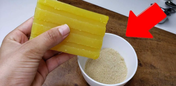 Everyone is mixing soap with sugar, here’s why: it’s worth gold in the house
