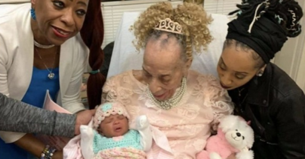 “Five Generations Unite”: 105-Year-Old Woman Meets Great-Great-Granddaughter