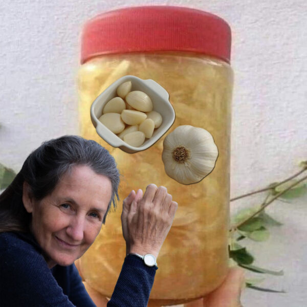 Garlic, Lemon Juice, Grated Ginger and Honey: Just one teaspoon every day, and prepare to be amazed