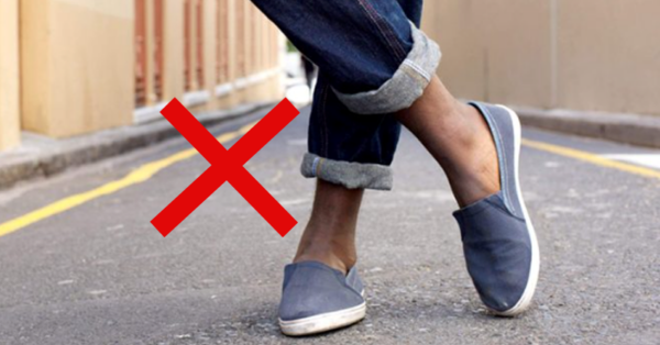 If you are thinking that wearing shoes without socks is harmless, you are totally wrong. Here’s why