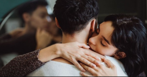 If your ex is still reaching out to you, here’s what it means