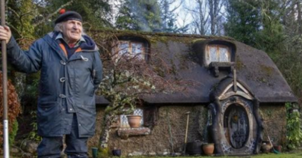 Incredible creation: A 90-year-old crafts his own enchanting hobbit abode