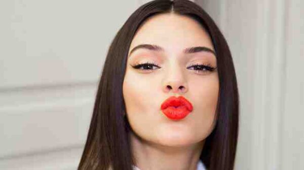 Kendall Jenner’dan ev yapımı akne karşıtı maske tarifi