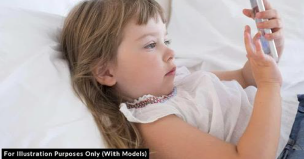 Man Asks Whether He’s Mistaken For Not Wanting 3-Year-Old Daughter To Have Own Cellphone