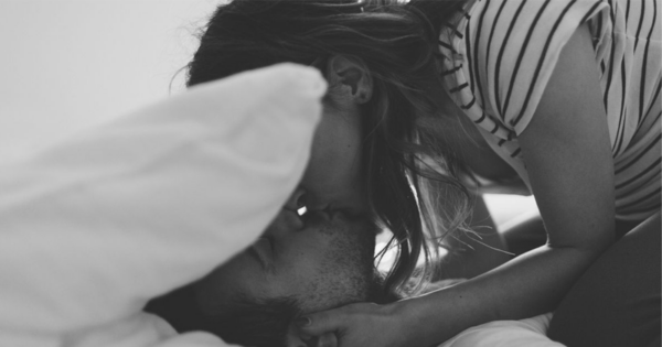 Men Are Not “Turned On” By Heels or Lace But By Completely Different Things. Here’s 8 Things That Are Worth Paying Attention To.