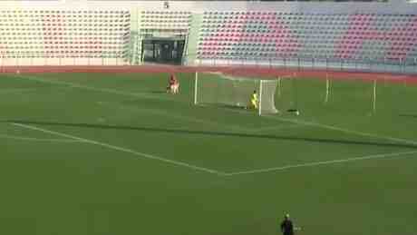 Miroslav Stoch orta sahadan gol attı!