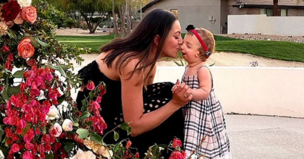 Mother Is Torn Apart When Nobody Congratulates Her On The Birth Of Her Miracle Newborn