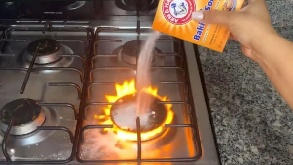 Pour baking soda on the stove: what happens a few minutes later