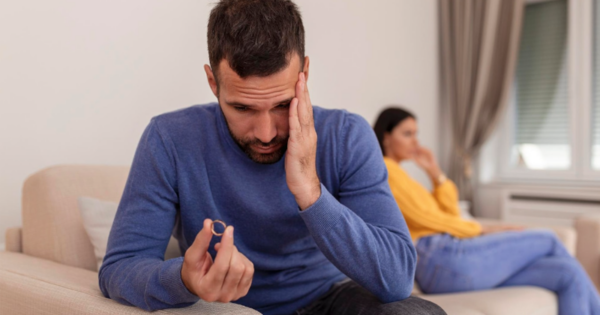Why Your Husband Suddenly Stops Wearing Wedding Ring?